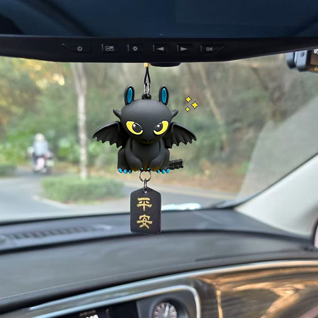 Car Accessories Hanging - Boneka gantung mobil tanpa gigi, mainan